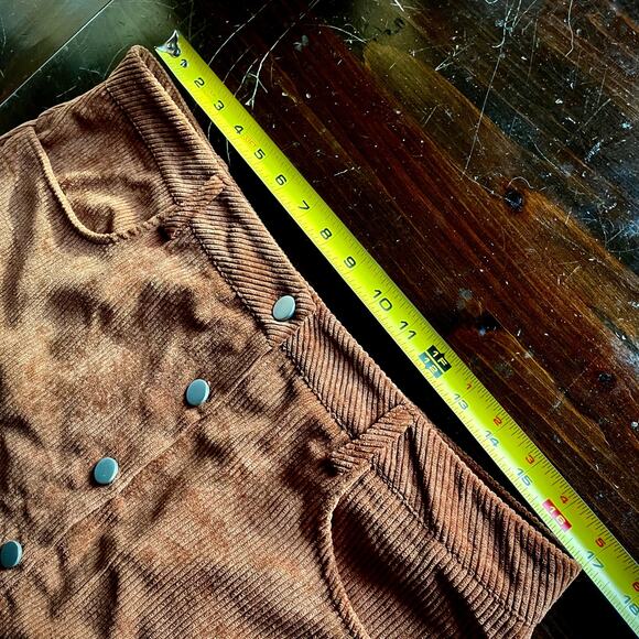 💥2 for $20💥 Brown Button Up Corduroy Skirt With Pockets - Picture 5 of 5